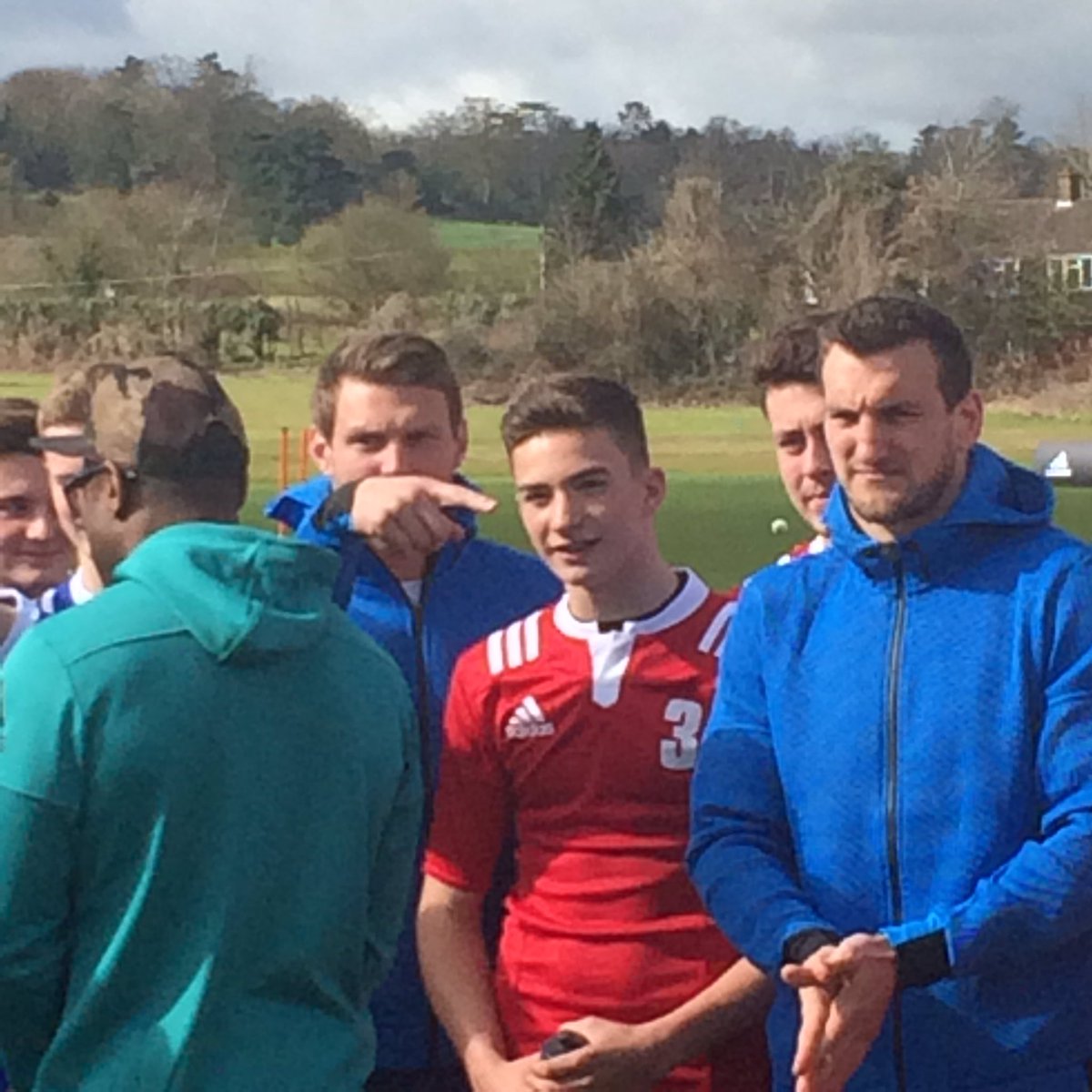 thearkuk's tweet photo. Hey look Sam, we get to train with  @noah_rees1 @samwarburton_ @adidasrugby @ugomonye #rugbyinsiders https://t.co/V422vIiiVO