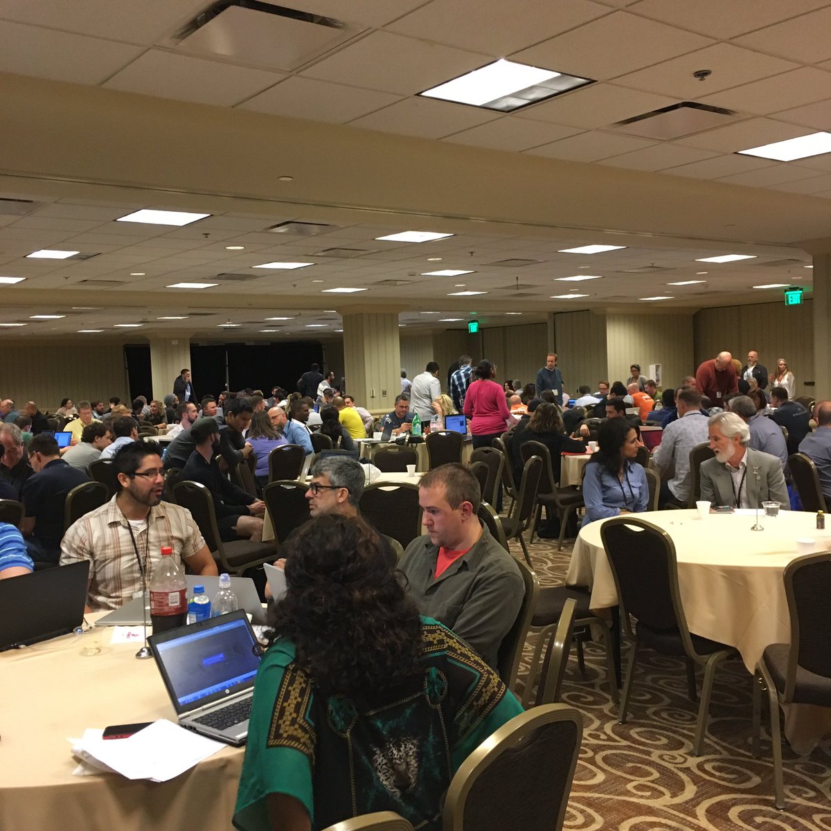 JuicePhilosophy's tweet photo. This is what a hack-a-thon looks like #FHL2016 building out funnels on a Friday night 💪🏼👓 https://t.co/PT9Lw6bRx3