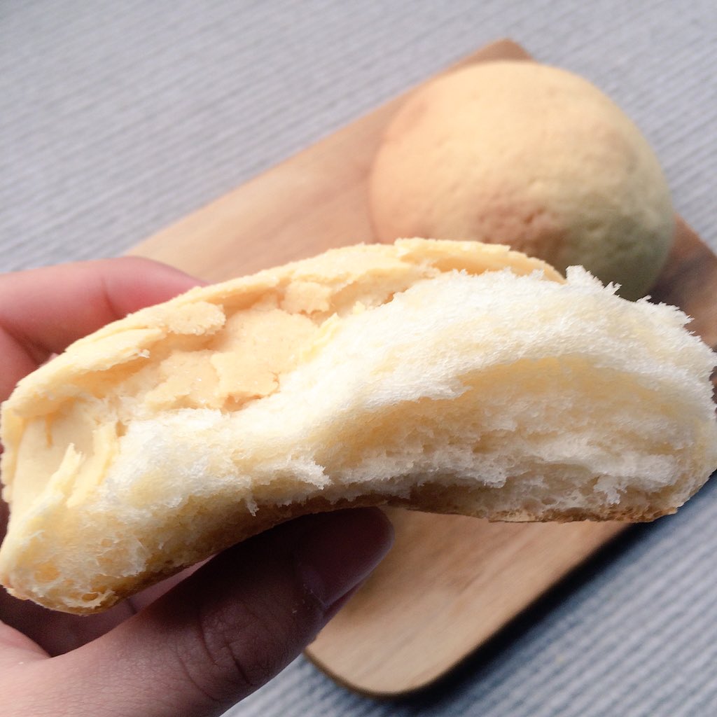 crem_puff's tweet photo. メロンパン🍞

ココナッツオイルで作ったら
すごくふわふわにできた😆

#パン作り https://t.co/AQDPomPhpP