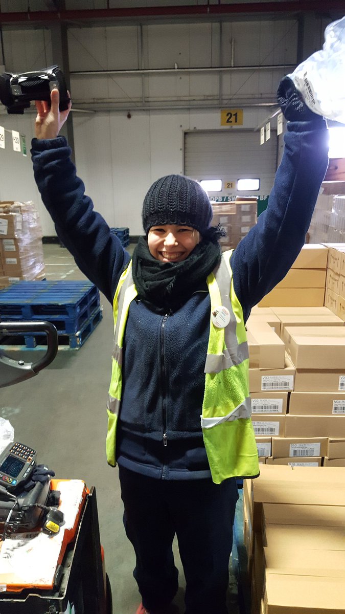 Lisa &amp; Gareth issuing new gauntlets and finger straps @tfloudy #Great&amp;Safe #Colleagues1st