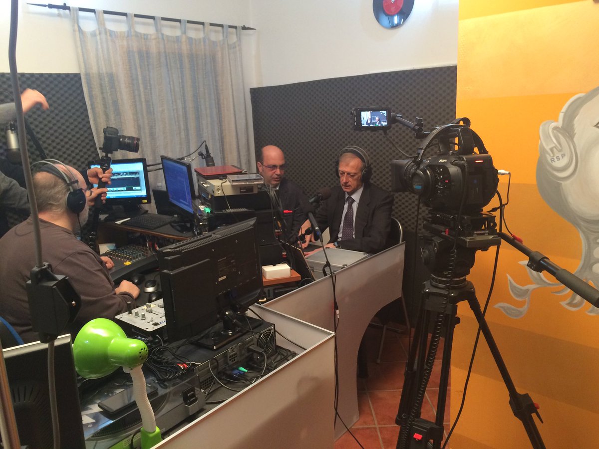 pierofassino's tweet photo. #radiostellapiemonte, Vinile: on air adesso. Parliamo della giornata di sindaco e di buona musica. https://t.co/Ga1aWiKu5p