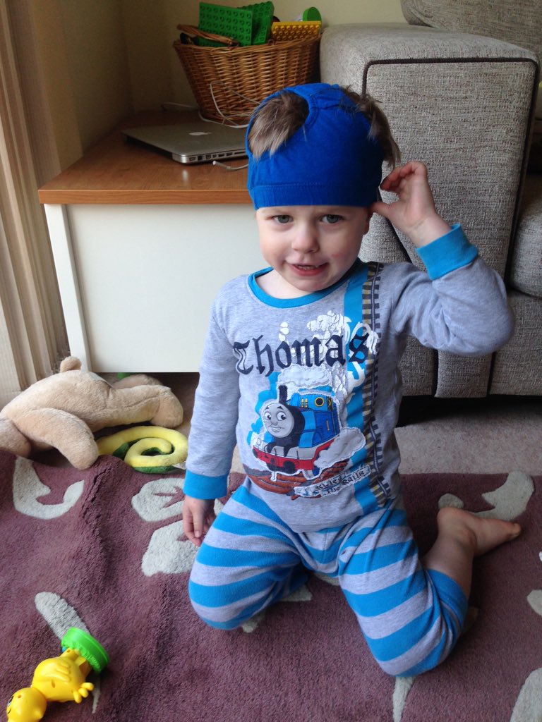 Captain underpants hanging out with me while I work out this am! #lindsaylates #exercisewithkiddos #fitmummies