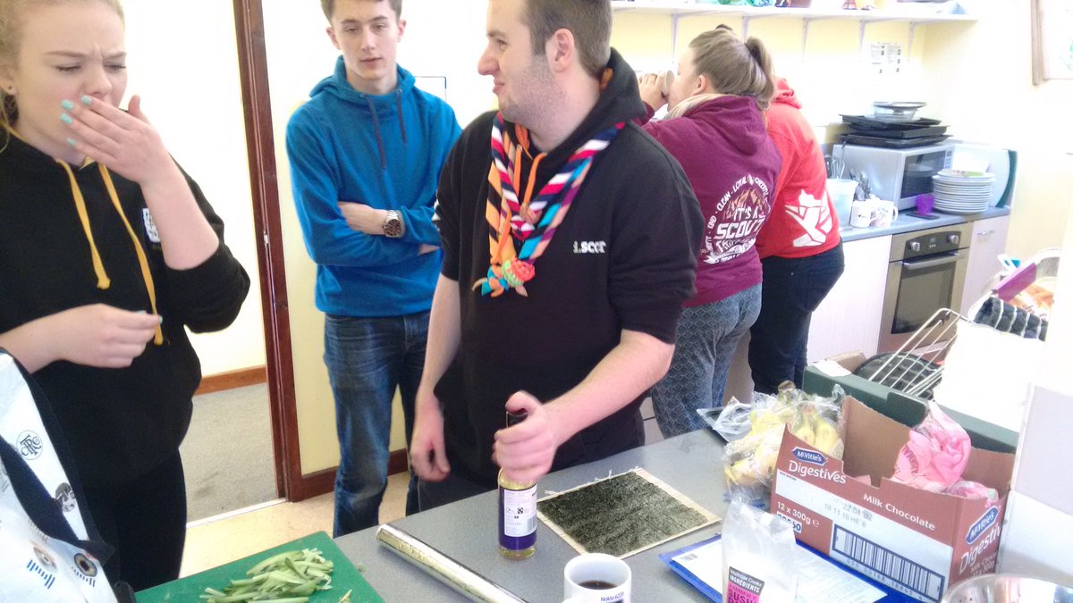 WoollyPirates's tweet photo. Mmmmmm sushi and pizza #japan2015 https://t.co/ADuigXsqkh
