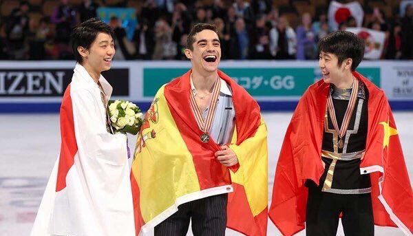 IkerCasillas's tweet photo. Enorme @javierfernandez!! Otra vez Campeón del Mundo 👏🏼👏🏼  enhorabuena paisano! https://t.co/fDIOb6f4C5