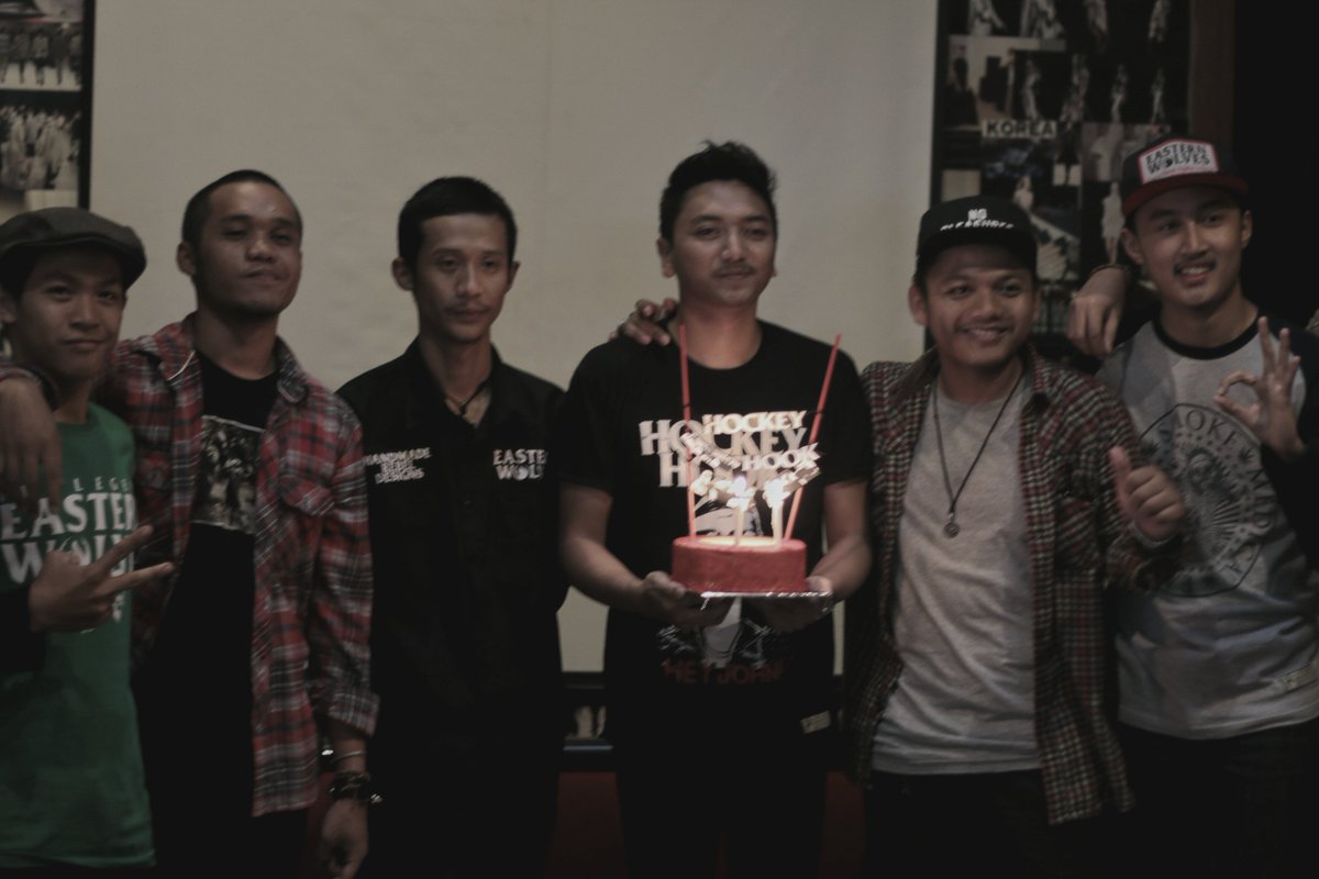 RANDOMNESS – “Keserampangan” <a href="/hockeyhook/">HOCKEY HOOK</a> berwujud 11 Track Variatif anjzine.com/2016/04/01/ran…