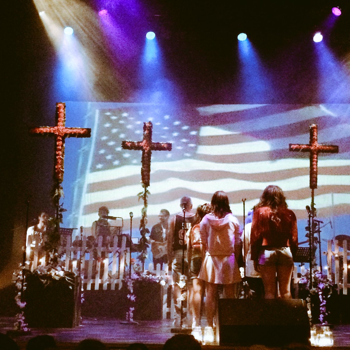 rosebrown4's tweet photo. #Americana, the new musical from @Hungry_Bitches knocks it out of the park. Not to be missed! ***** - Broadway Baby https://t.co/hdcdvwshbj