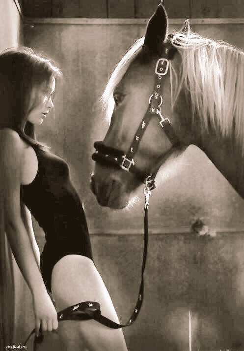 lolamentaras_'s tweet photo. ~~ Encontrar la mirada cómplice para la libertad...~~

#InmortalSentir #Amor_Locura #LYF15 #artebreve https://t.co/dBJ82vc4Of
