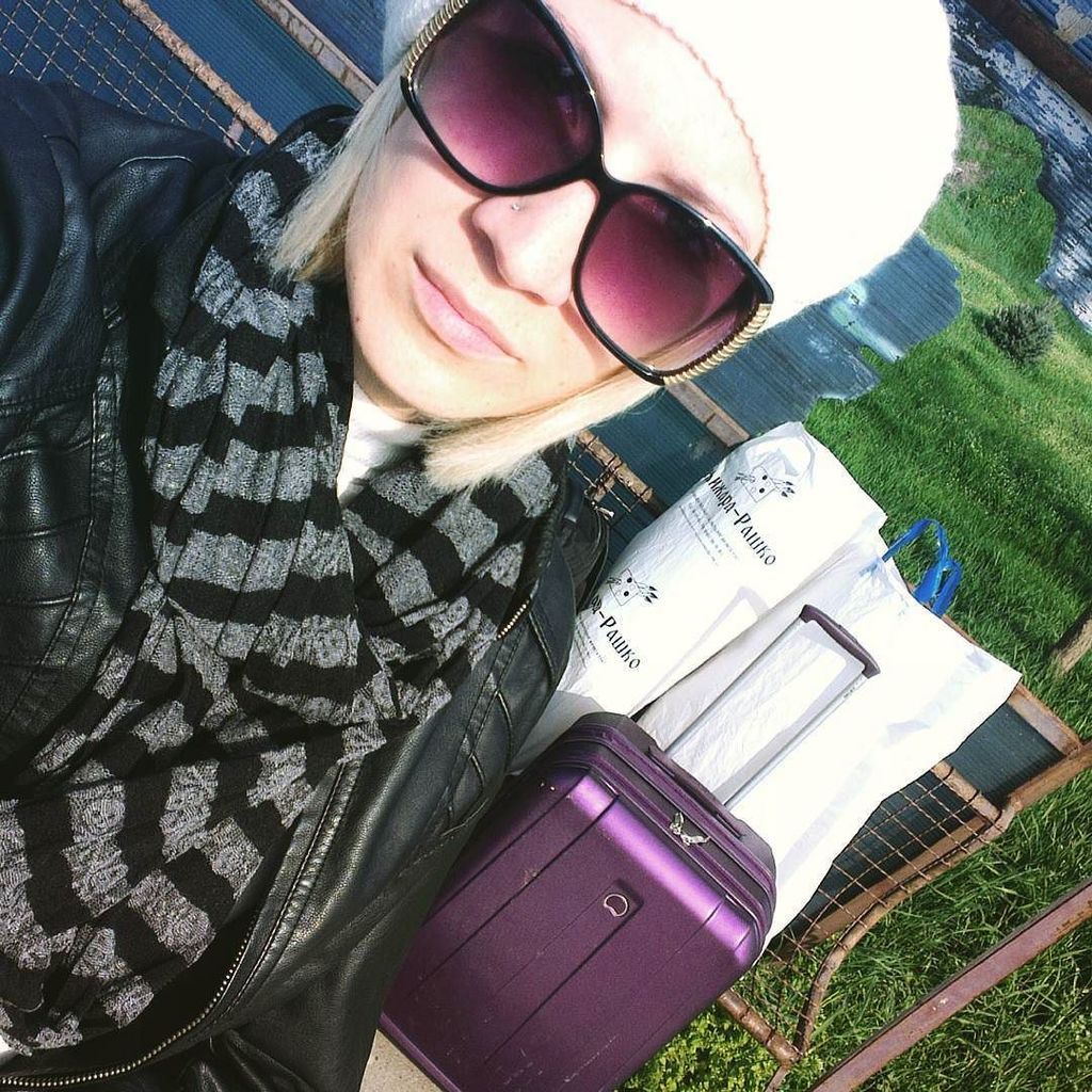 allfemalemodel's tweet photo. #traveling to the next village to have some #fashionweek #fun #selfie #alwaysmodeling #fashion #modellife #model #b… https://t.co/nnYTIjVcjh