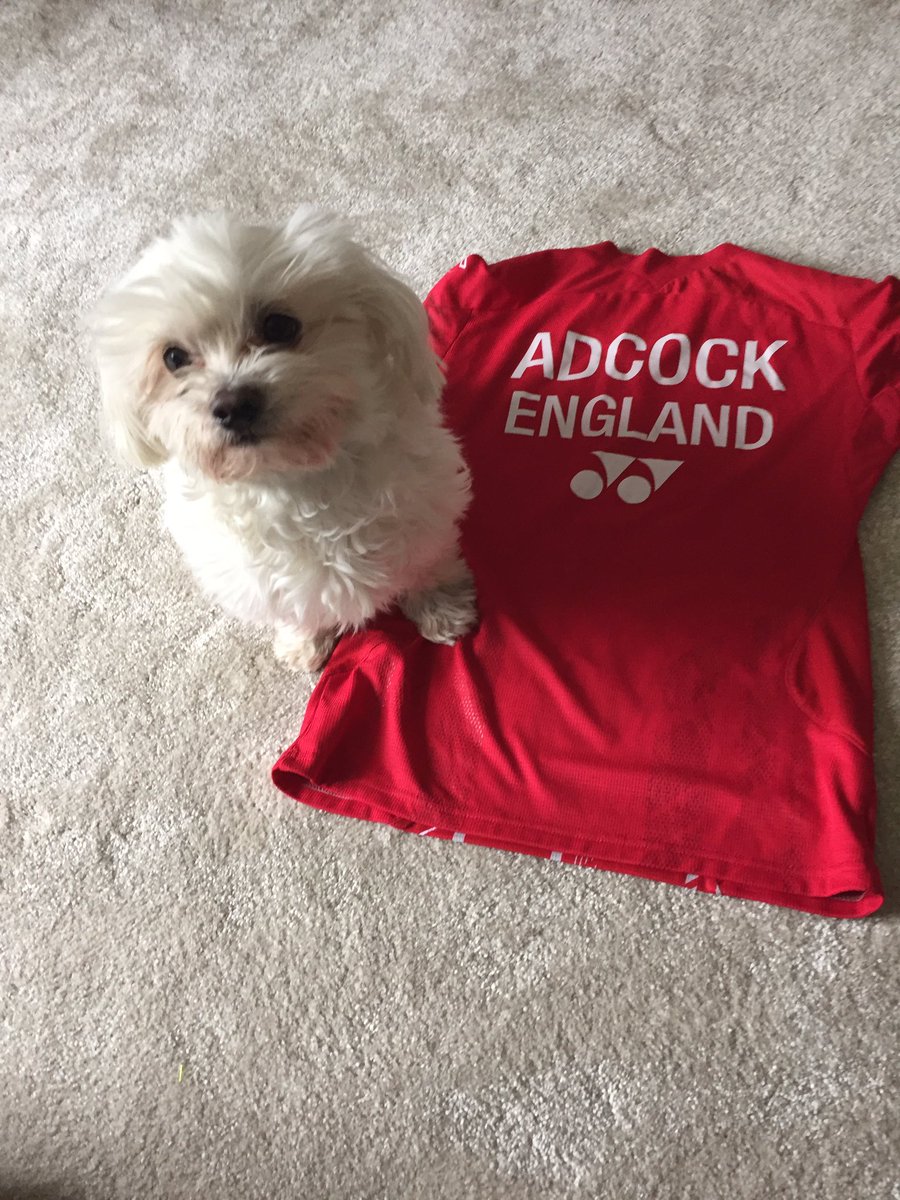BowserAdcock's tweet photo. Im giving away1 of mummy's top signed by daddy aswell  🐾 follow me &amp; RT to win! I will bark the WINNER 6th April 🐶🏸 https://t.co/7eqeJA1bgj