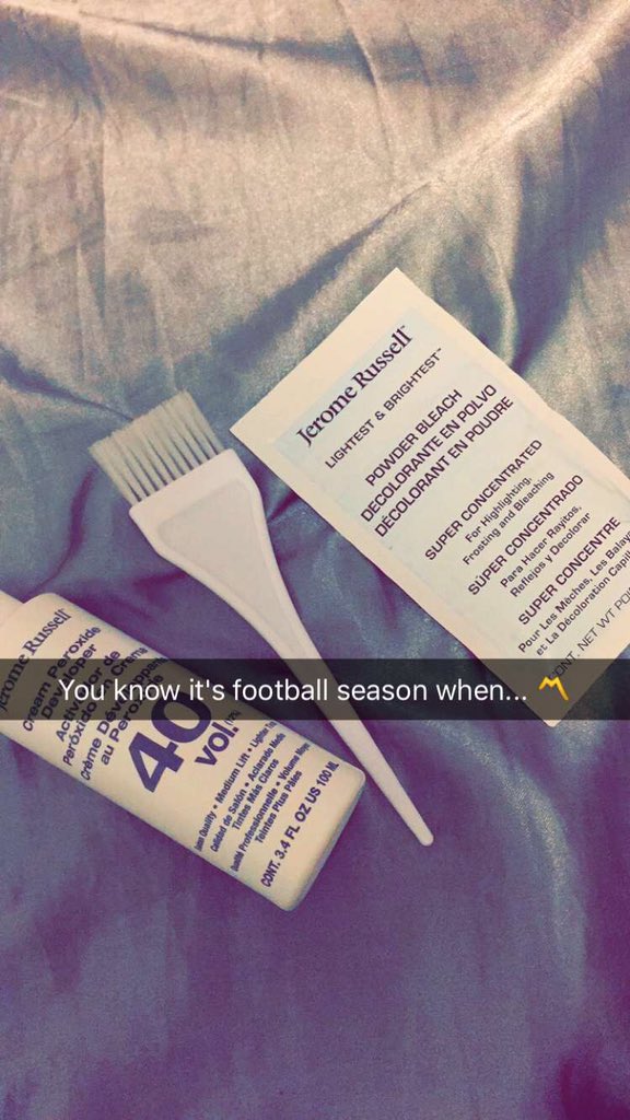 Sahmer13's tweet photo. When your boyfriend trusts you dying his signature football hair and it actually comes out pretty good 😋💘 #lehgooo https://t.co/YzlUHaLCYB