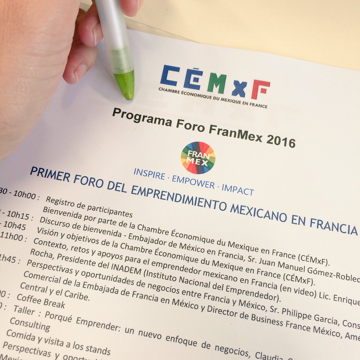 alewiine's tweet photo. Empezando con mucho animo la serie de conferencias para #emprendedores 💪🏼👸🏻#forofranmex #comfei #inadem #franmex https://t.co/8gKucP3XN2