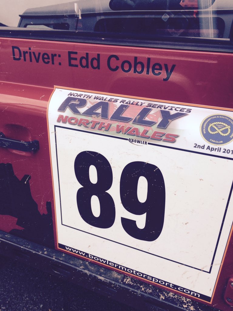 Team @SturgessLR ready for the off. Round 2 of the defender challenge @northwalesrally