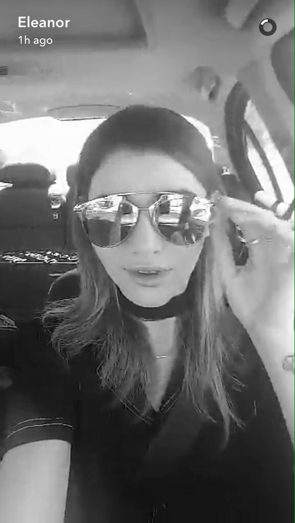 EleanorsDefence's tweet photo. I absolutely adore these glasses! 

Would love to have 'em but they'd look so huge on my face 🙄🙈 https://t.co/SYQyPi82yt