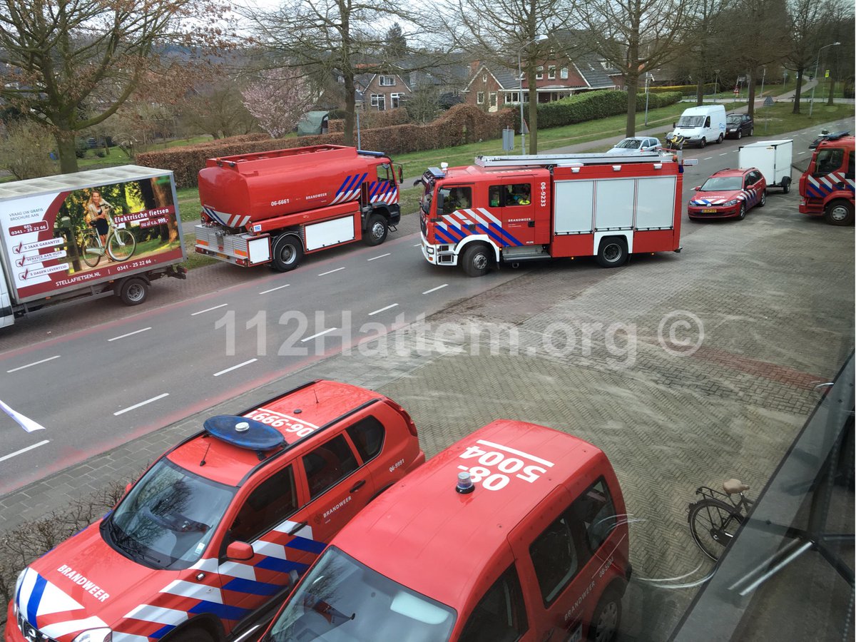 112Hattem's tweet photo. De tankautospuit van brandweer Lichtenvoorde ontvangt nu de melding en gaat uitrukken naar de wedstrijdlocatie. https://t.co/sZyWi8SlE9