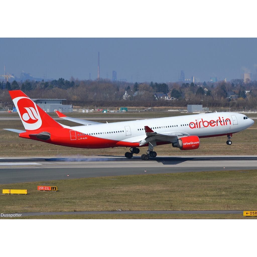 DeltaBravo33's tweet photo. Instagram : by dusspotter - Air Berlin Airbus A330-200 #dalpa performing a smokey touchdown @dusairport https://t.co/34EnF1VhyF