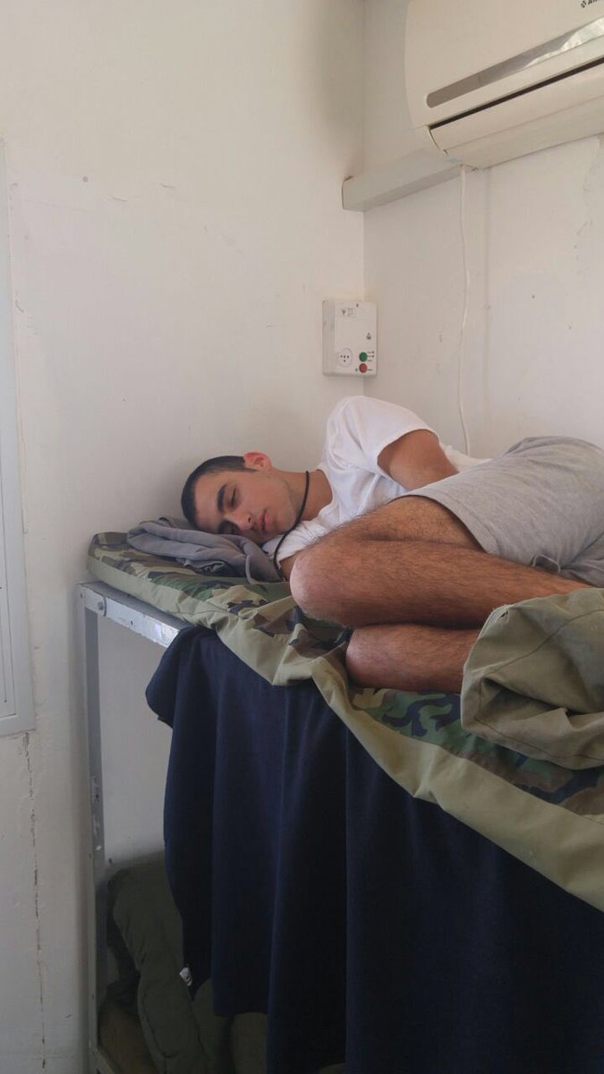 guylevy210's tweet photo. מרץ 16 עייפים https://t.co/xyZI4aOXog