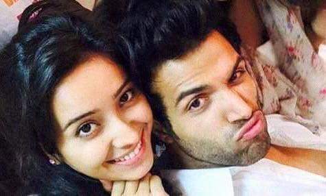 AshaAshvik's tweet photo. Sweet night@AshaNegi7 @rithvik_RD https://t.co/mnbana0y8Z