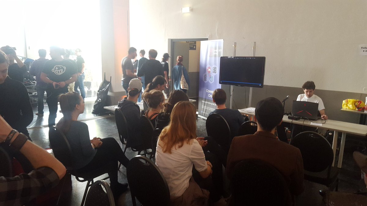 JoeyPrink's tweet photo. Mini presentations from @Pocket_Code &amp; local indie devs @MadGearGames  at #gamedevdays @button_Festival @GameDevGraz https://t.co/DpLX9r8gTt