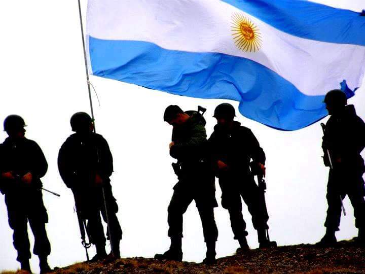 elcosodelapizza's tweet photo. Prohibido olvidar a nuestros héroes! #Malvinas por siempre argentinas https://t.co/lzmpOl37nD