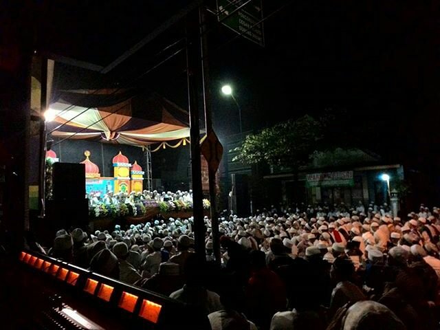 riyadluljannah's tweet photo. #WajakBersholawat #WajakBermunajat #BerkahSholawatMaksiatMinggat #2April2016 https://t.co/bP7MxcYdYW