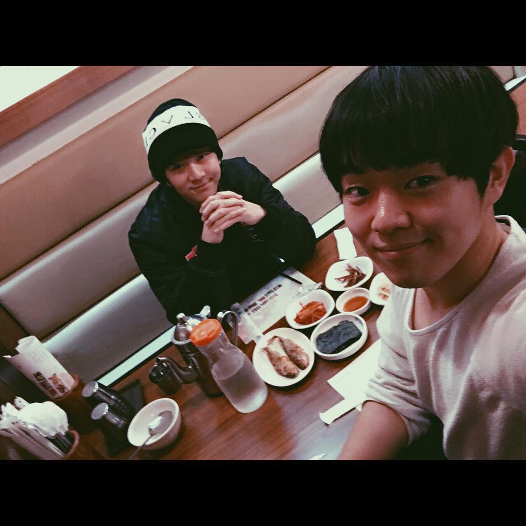 MJoonho's tweet photo. Dengan kyungho hyung. https://t.co/Q4w647IEIB