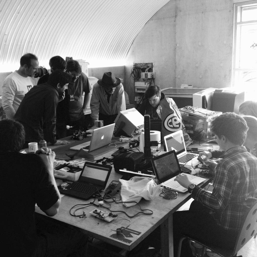 BareConductive's tweet image. Great things going on @LDN_Makerspace today for #ArduinoD16