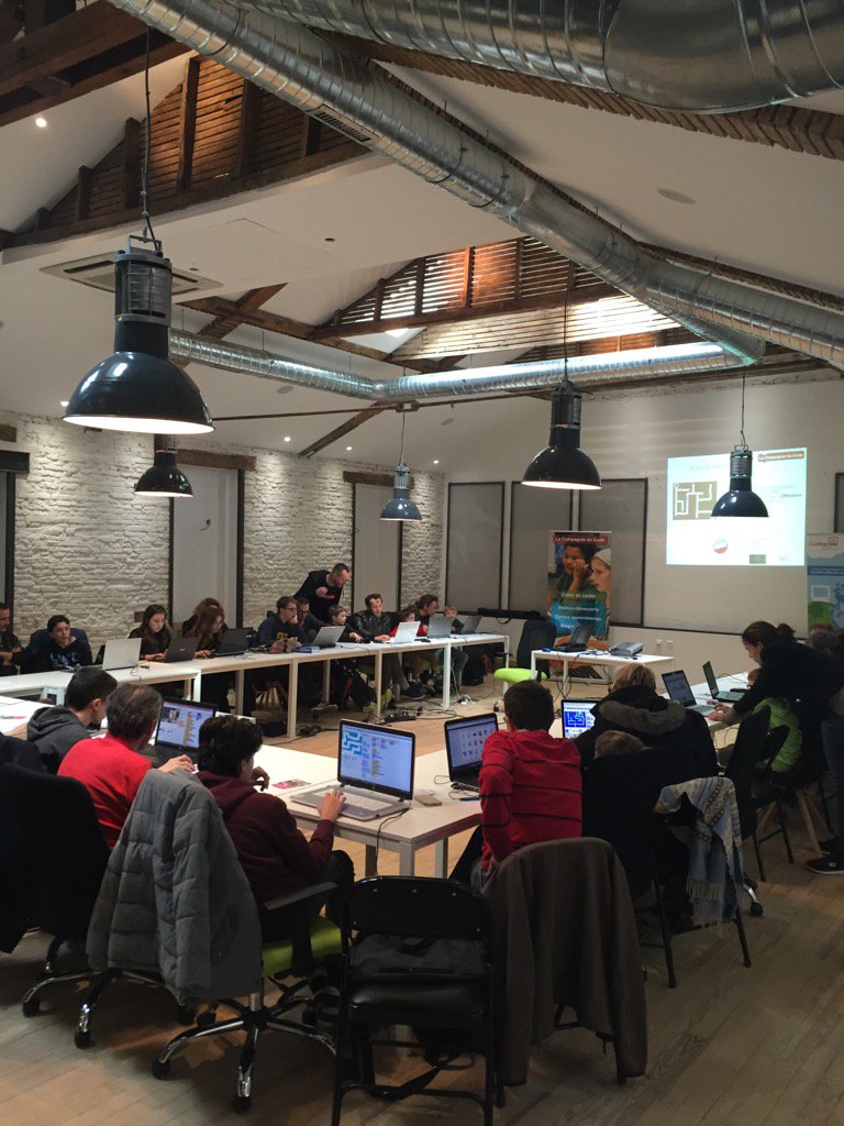 CompagnieDuCode's tweet image. Le goûter est terminé. Les enfants ne veulent pas s&apos;arrêter. #codingaddict