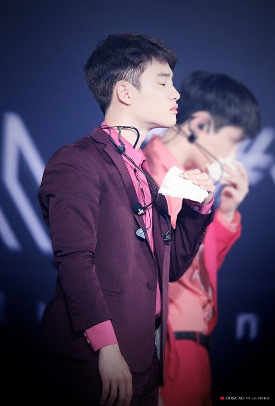 _Kyungsoo_lover's tweet photo. Close your eyes, give me your hand, darling
Do you feel my heart beating?
Do you understand, do you feel the same? https://t.co/eTCgY7jxUt