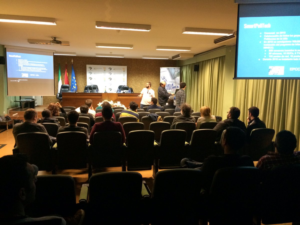 SmartPoliTech's tweet photo. Ahora en el salón de actos charla de #PabloBustos de @RoboLab_UEx hablando del proyecto #SmartPoliTech #ArduinoDayCC https://t.co/NqVlYjmAmq