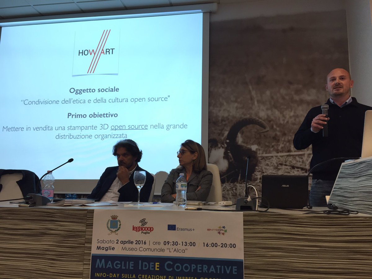 marco_cataldo's tweet photo. Si parte con i racconti di #cooperazione #maglieideecooperative #howart @LegacoopPuglia @pazlab https://t.co/ucpput9L0H