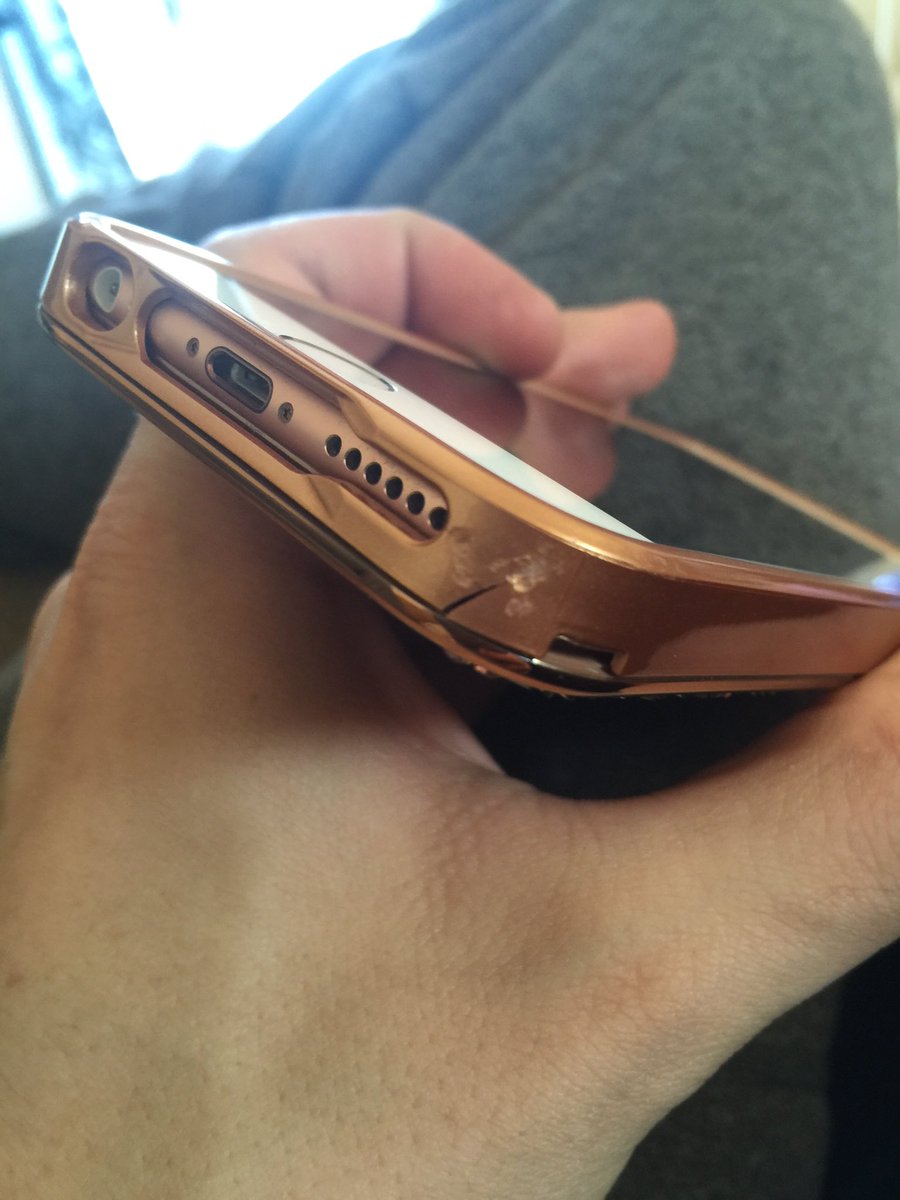 Josh_Edwards20's tweet photo. @CaseMate First time I have dropped my phone since putting the new £50 case on and it's destroyed. Very unhappy 😡 https://t.co/T1YPSiRNen