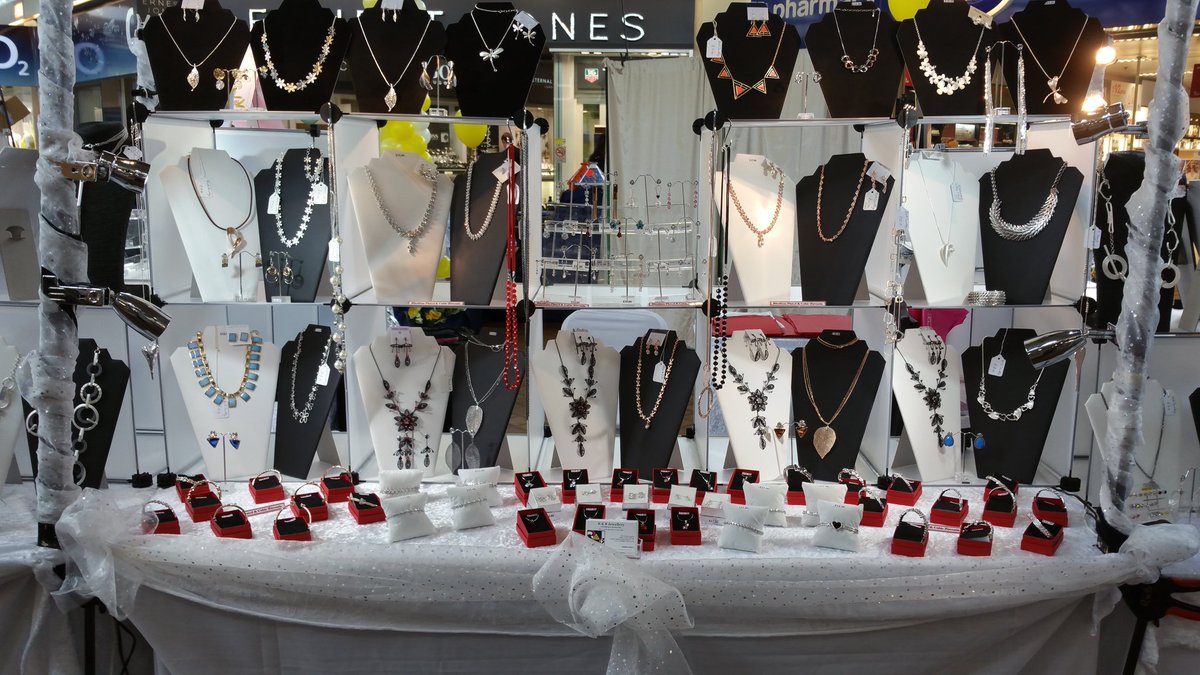 randbjewellery1's tweet photo. We r bck @Royal_Shopper 4th-10th Apr @My_T_Wells with @grenvilleallen Intl Giftwares with @randbevents1 nr @WHSmith https://t.co/4uiV6qPIpZ