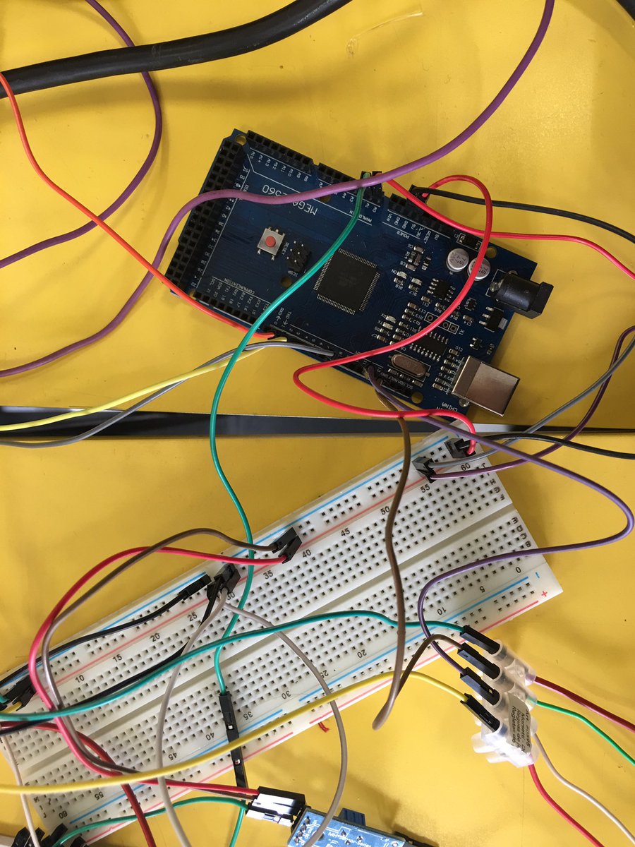 ComunediTrieste's tweet image. Oggi allo @scifablab si celebra l&apos;#ArduinoD16 #GenuinoD2016