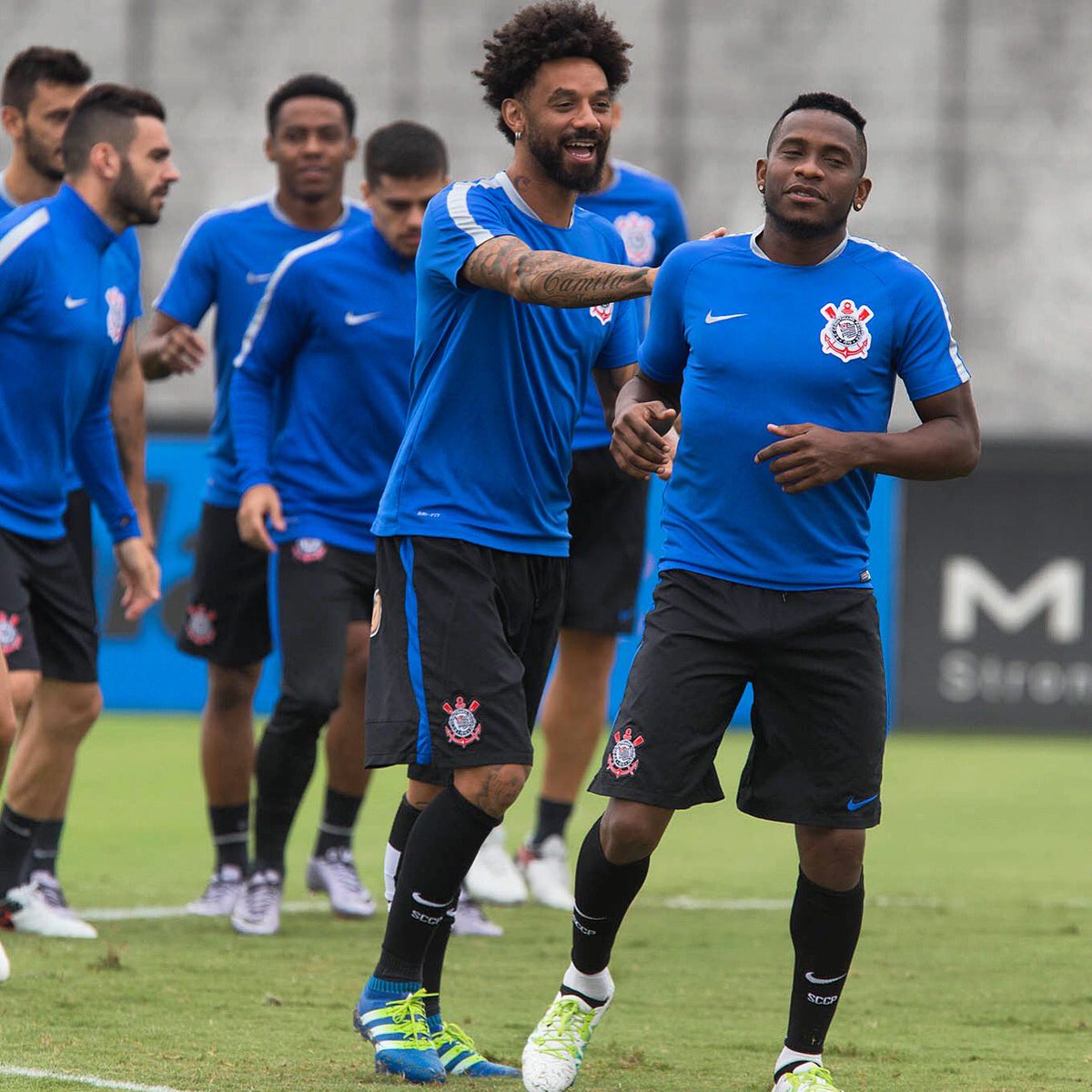 WilliansW8's tweet photo. Prontos para o clássico! ⚫️⚪️ https://t.co/GmXmnen0Ym