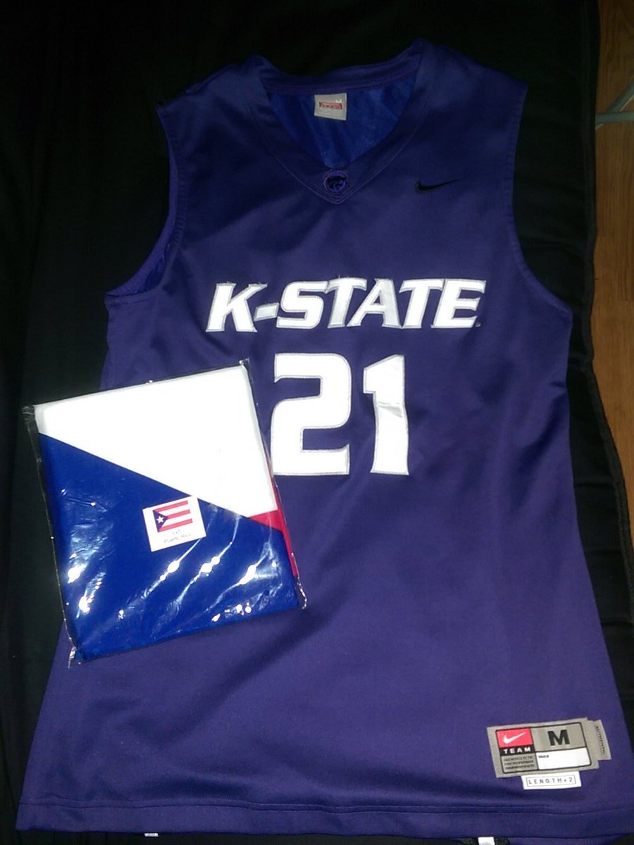 TrimGoEMAW's tweet photo. @RDrils @Trevor__W @mikec2w @Gooch_goEMAW I'm wearing all this. See you in Chicago, @clemente_denis! https://t.co/hGEQ3k66yC