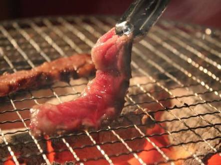 あしたはホワイトの焼肉💓💓
1回生は無料です（≧∇≦）

20時から開始で 19時に今出川良心館ラウンジに集合してください😳！

河原町の298です！現地集合も可👌

興味ある人 行きたい人 リプかDMくださいっ！限定30人です🌟😊
