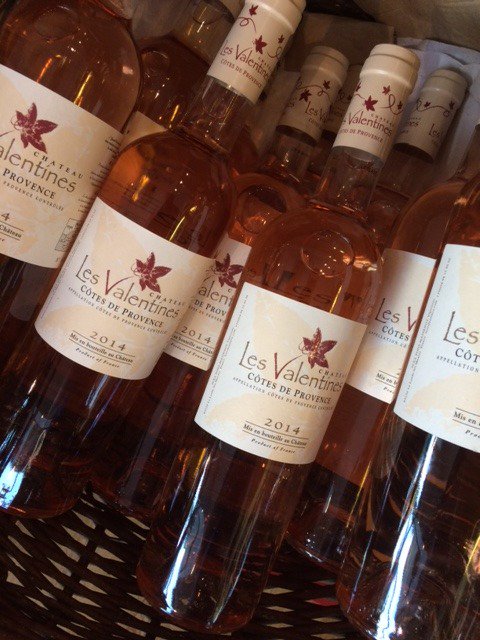 SWofTwickenham's tweet photo. The sun is out, It's #RoseWine time https://t.co/LZRsf7n0FV