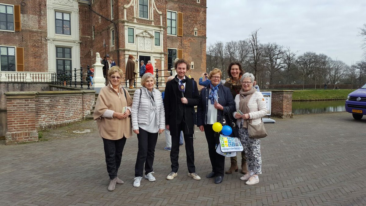 verhalenwagen's tweet photo. 'Mijn dag kan niet meer stuk'. Maja Sparnaaij is de 10.000ste bezoekster van de Gelredagen. https://t.co/CAreSOwEj2