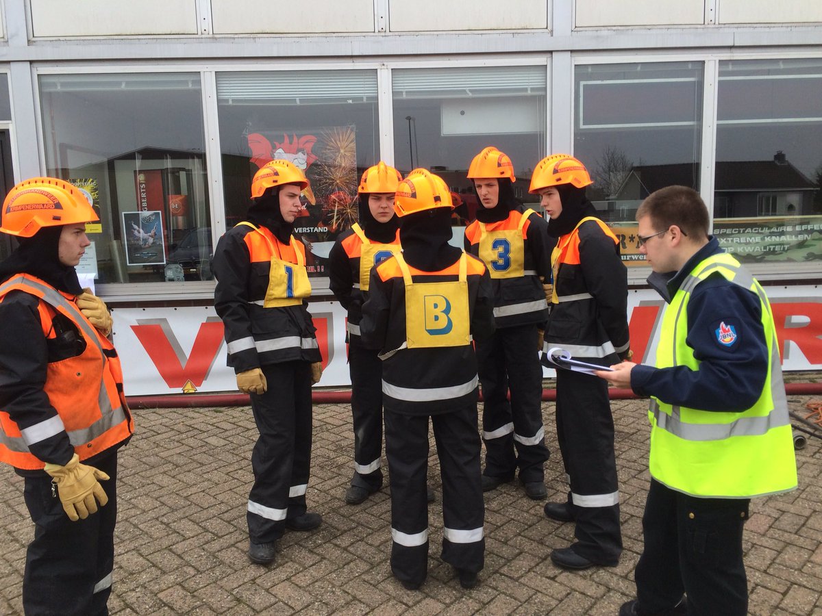 Jureren voor <a href="/JeugdbrwNL/">JeugdBrandweer NL</a> in Arkel.