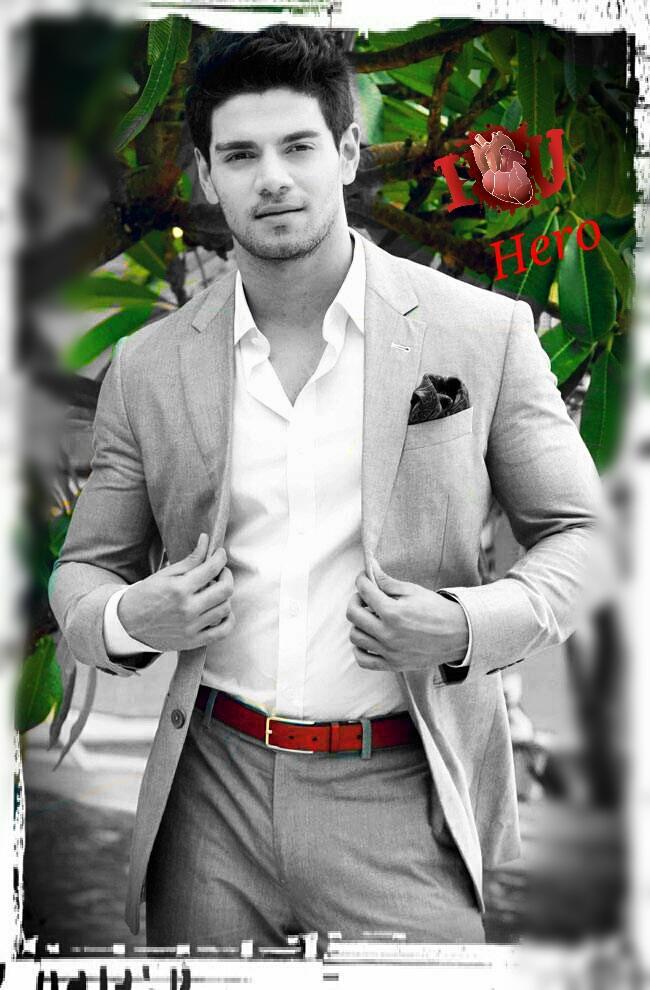 SoorajFanBase's tweet photo. @soorajpancholi9 how can you describe this pic..?
Tweet ur comments abt this pic ❤ https://t.co/QTJWxv8xAQ