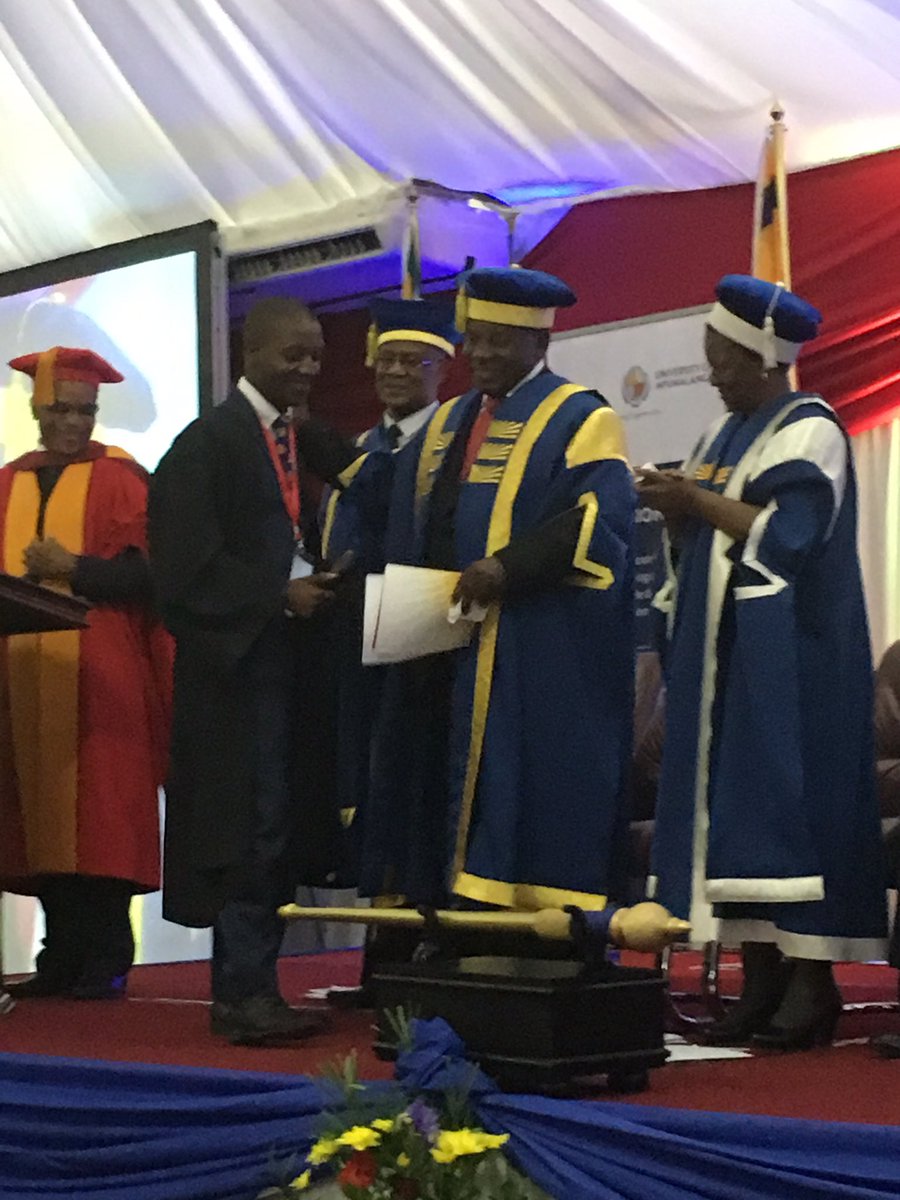 Tzoro1's tweet image. #SRCPresident #ThabisoShongwe after his congratulatory message with the  Chair,Chancellor &amp;amp; Vice Chancellor @uwc_src