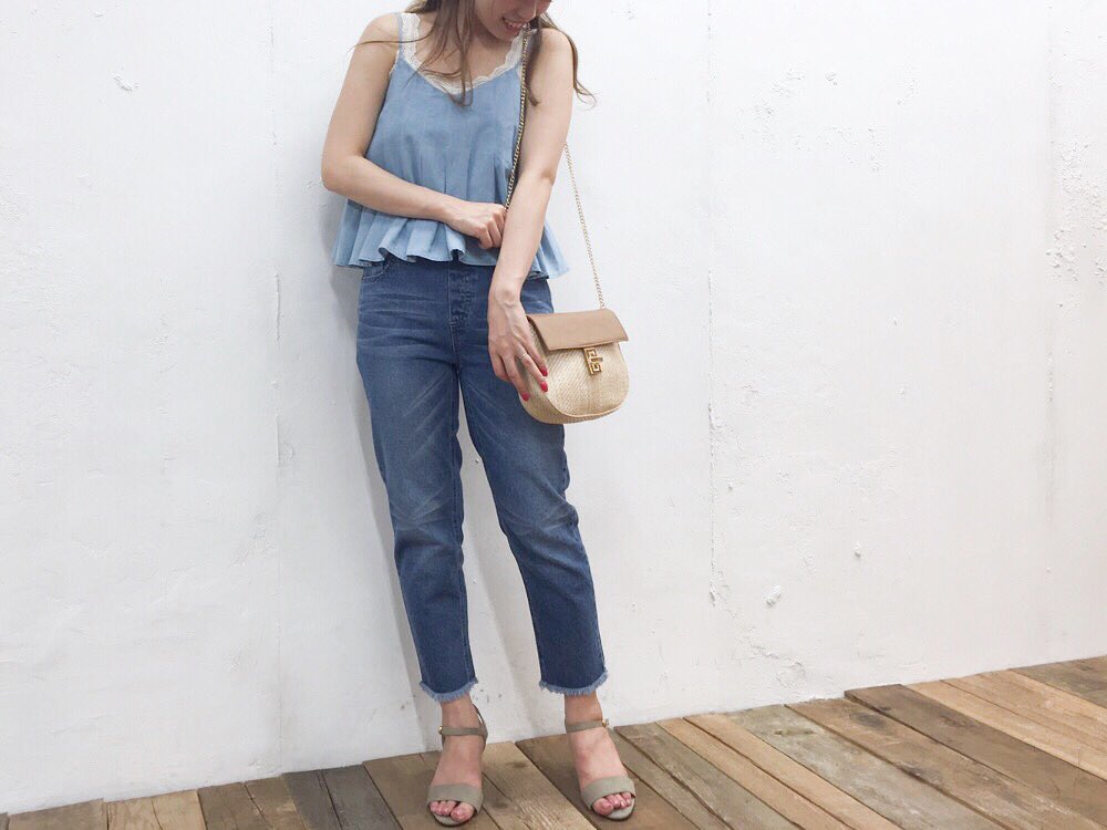 ▼Umekage▼
タックキャミソール comming soon
イージーカットオフデニム ¥6,600 +tax
レザーサンダル comming soon

pal-blog.jp/brand/whoswhoc…
