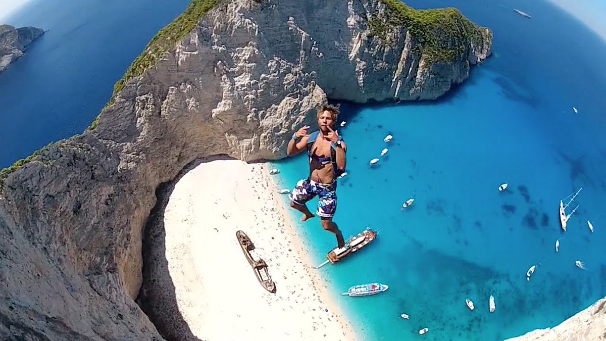 CrazyVideos9's tweet photo. Death Defying base Jumps And Wing-Suit Flights https://t.co/HKODrDKIoF #basejumps https://t.co/o78Hv9v5H3
