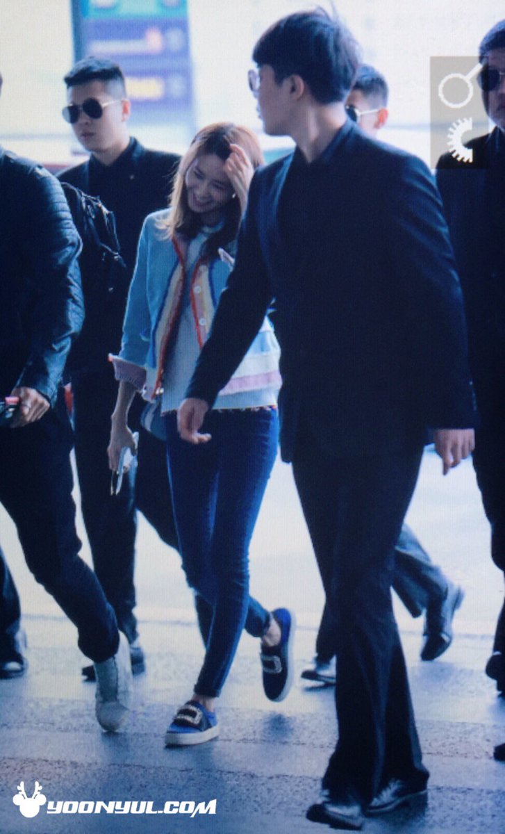 [PIC][03-04-2016]YoonA trở về Hàn Quốc vào rạng sáng nay CfCFcc4UAAEHVEl