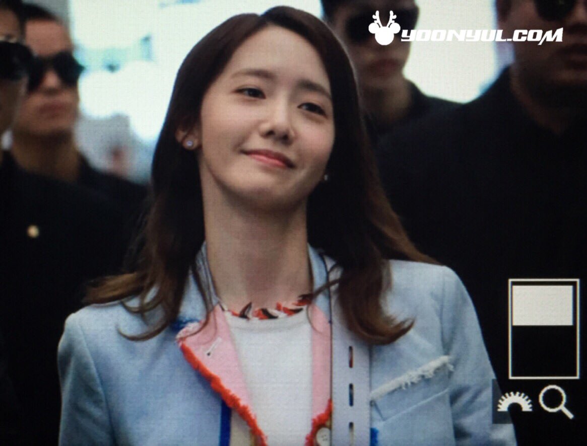 [PIC][03-04-2016]YoonA trở về Hàn Quốc vào rạng sáng nay CfCFjUeVIAEkR-i