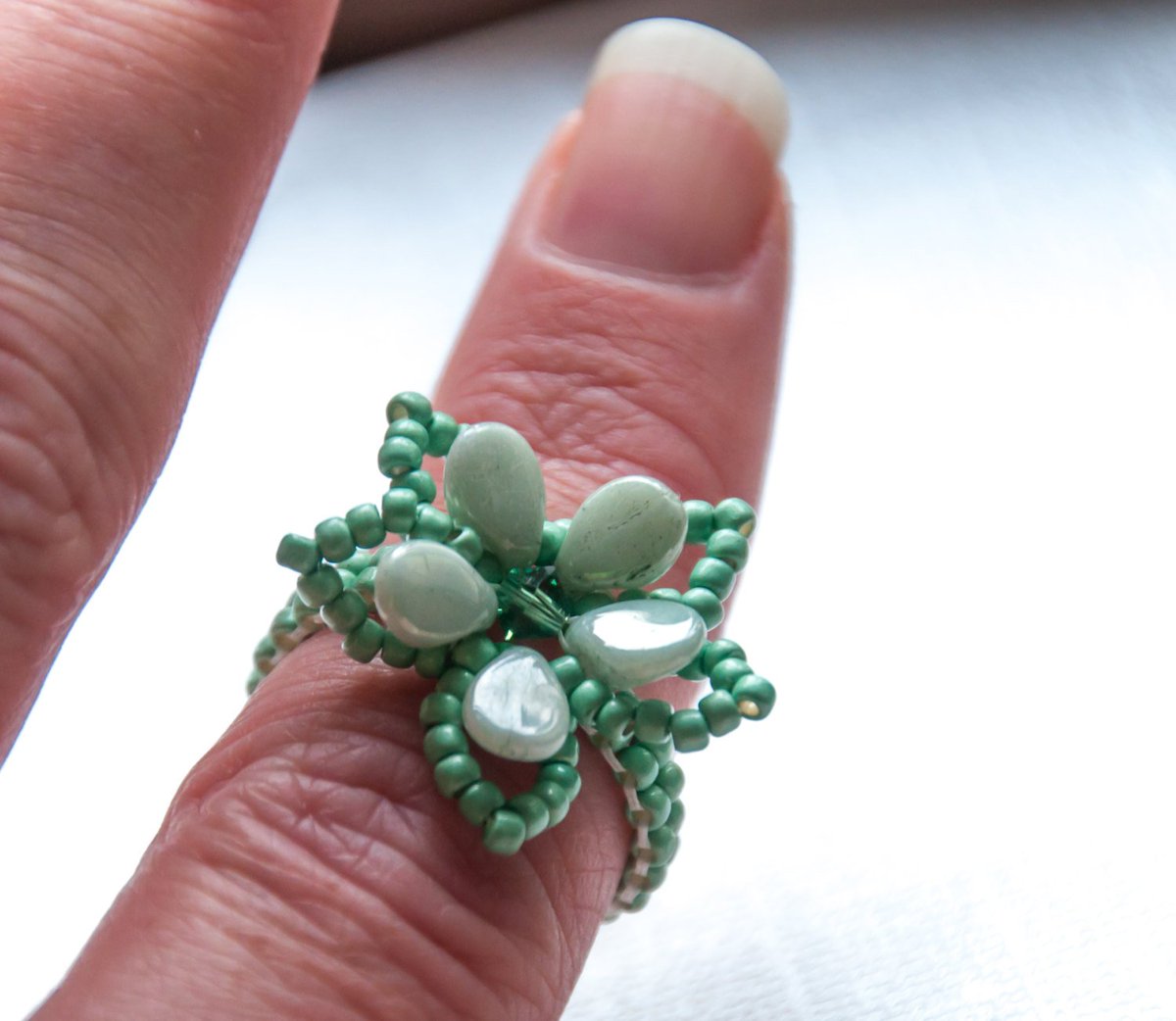 maggieshartel's tweet image. ON SALE Mint Green Flower Ring, Swarovski Crystal, Flower Petal, Be… tuppu.net/5e2320c5 #jewelryonetsy #FunRing
