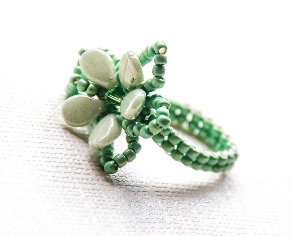 maggieshartel's tweet image. ON SALE Mint Green Flower Ring, Swarovski Crystal, Flower Petal, Be… tuppu.net/5e2320c5 #jewelryonetsy #FunRing