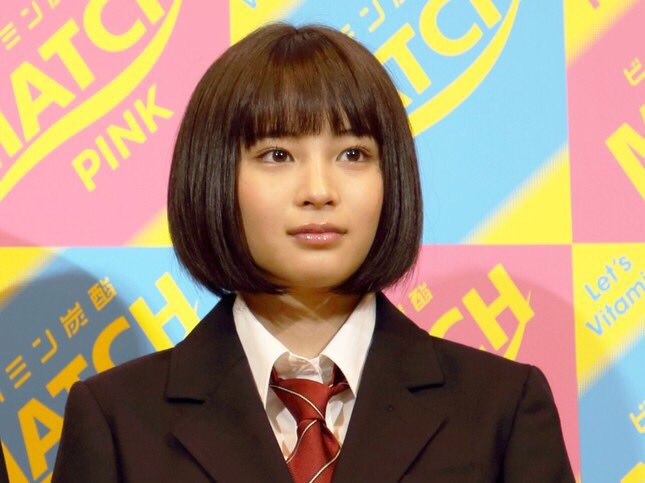 YntJom's tweet photo. 広瀬すずの知名度

0RT→可愛くない😓
50RT→普通😒
100RT→少し可愛い😀
500RT→可愛い😃
1000RT→めっちゃ可愛い😊
5000RT→神😘
10000RT→神々しい...😍 https://t.co/jbdu1GUc89