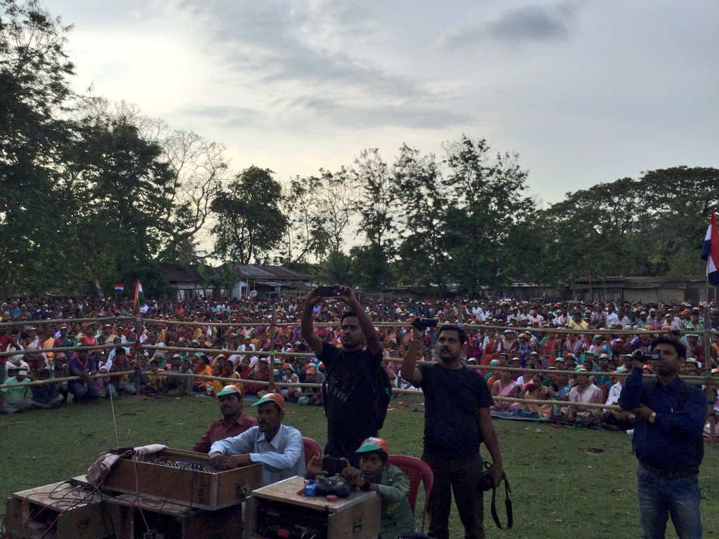 My 7 th rally of the day @Dhekiajuli. #Lastdayofcampaign #BJP4Assam