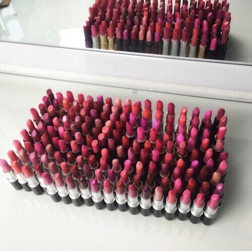 understudyswift's tweet photo. lipstick collection goals 😍 https://t.co/zHLVJ5Cunu